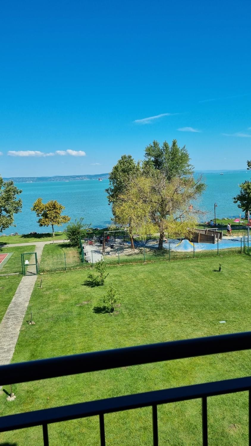 Garden, Balcony/Terrace, Lake view