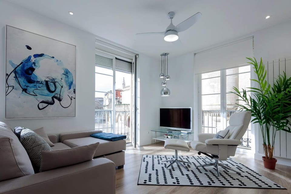 TV and multimedia, Living room, Seating area, fireplace