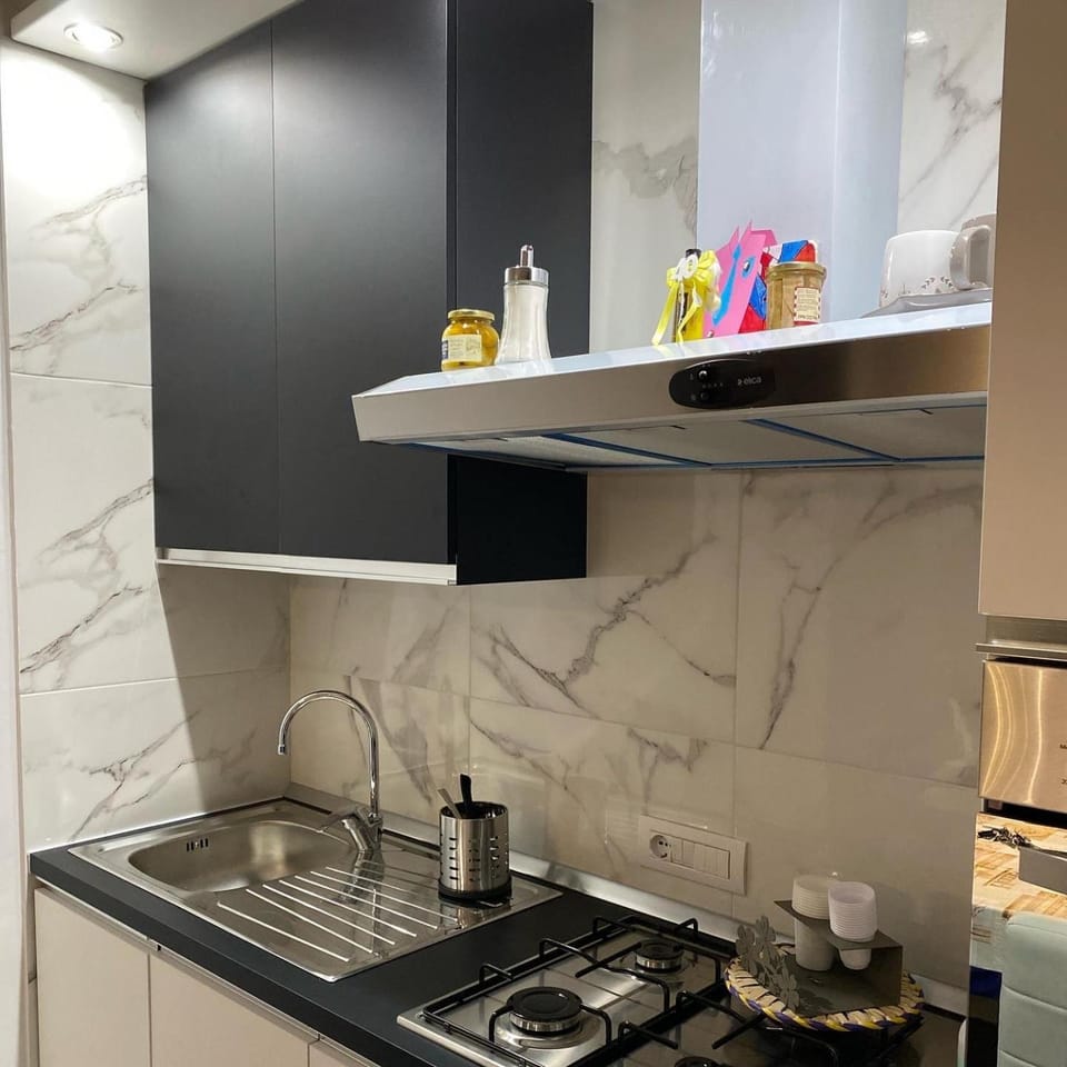Kitchen or kitchenette, pet friendly, stove
