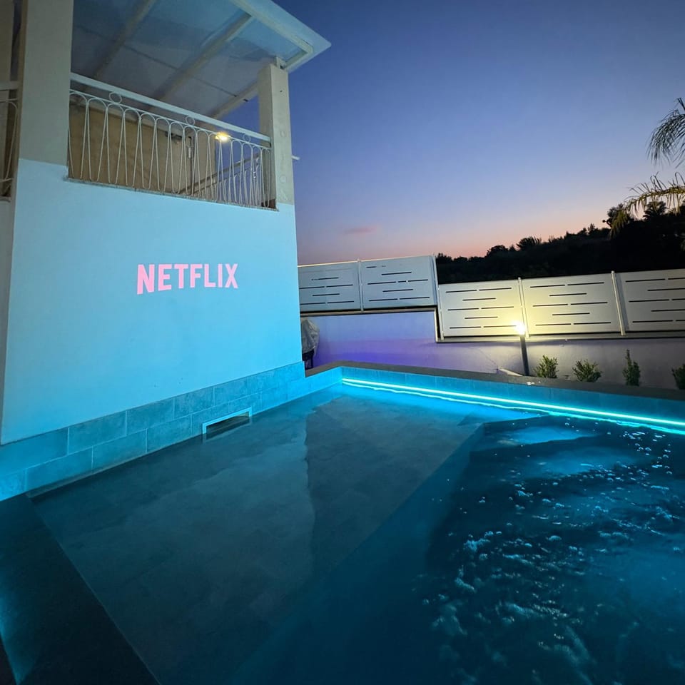 Pool view, Swimming pool