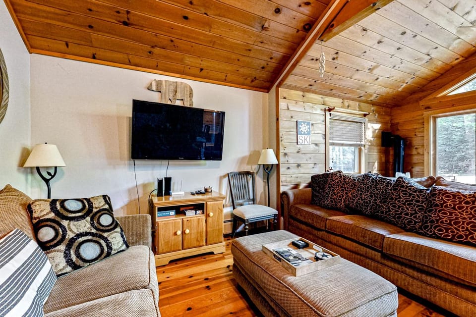 Sunday River Sunny Chalet Chalet in Newry