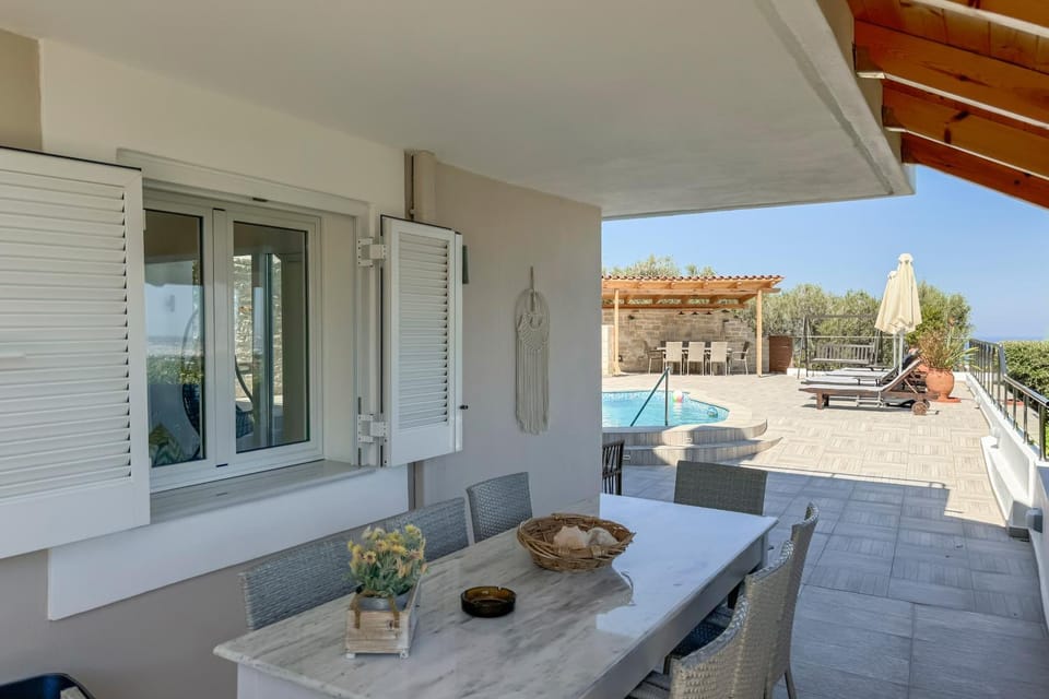 Balcony/Terrace, Pool view, Swimming pool
