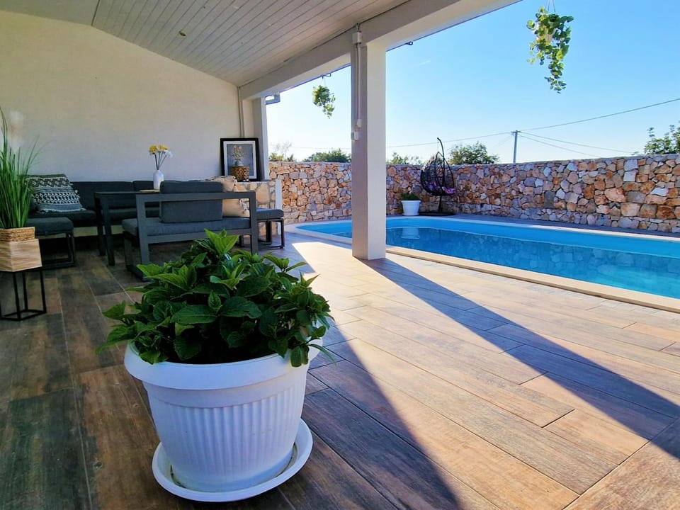 Pool view, Swimming pool
