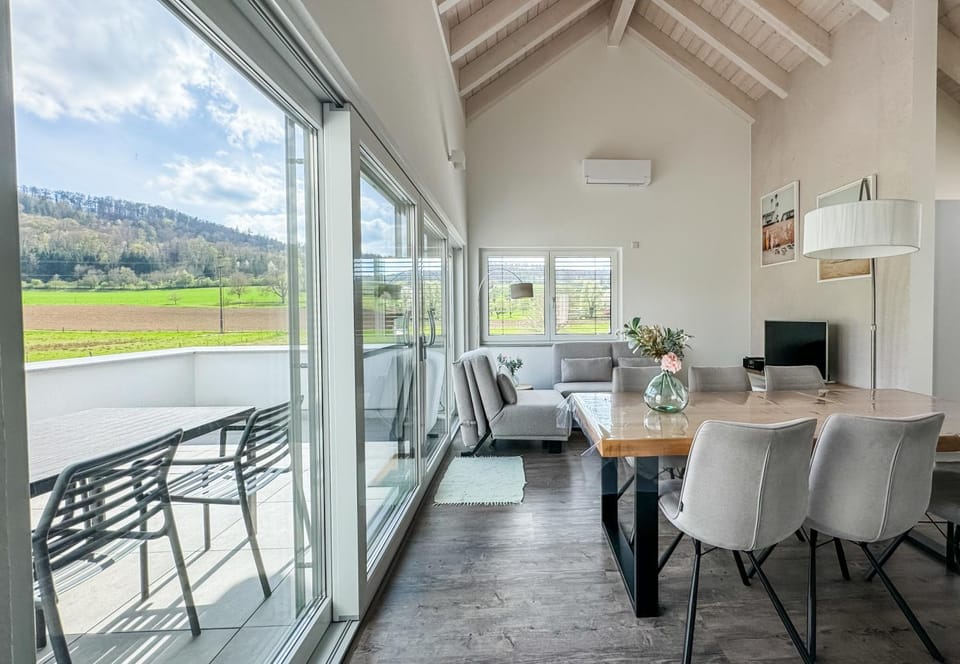 Natural landscape, View (from property/room), Balcony/Terrace, Living room, Seating area, Dining area