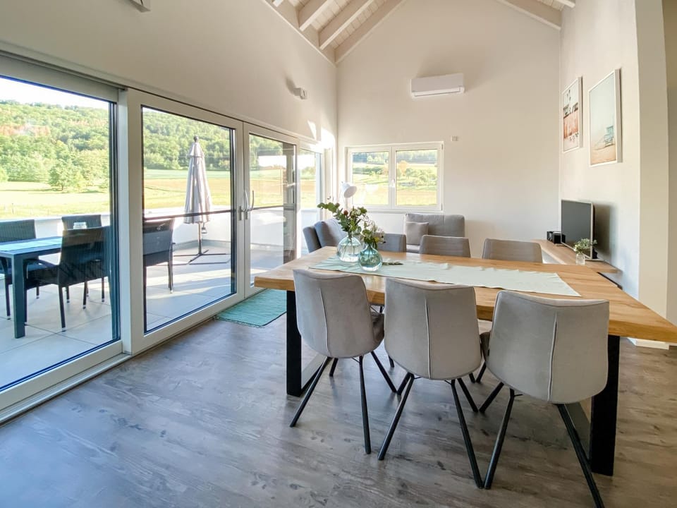 View (from property/room), Living room, Dining area