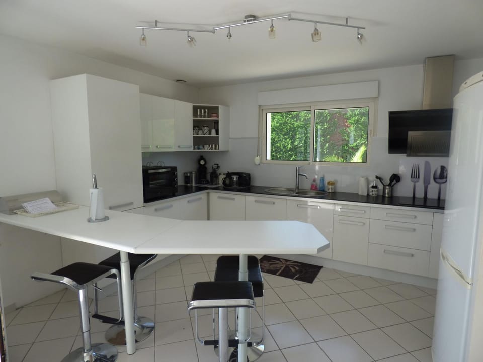 Dining area, Communal kitchen
