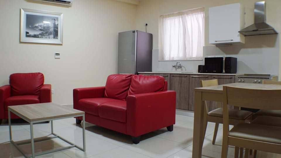 Kitchen or kitchenette, Seating area
