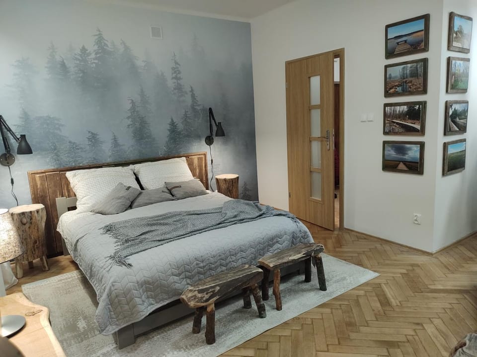 Bed, Living room