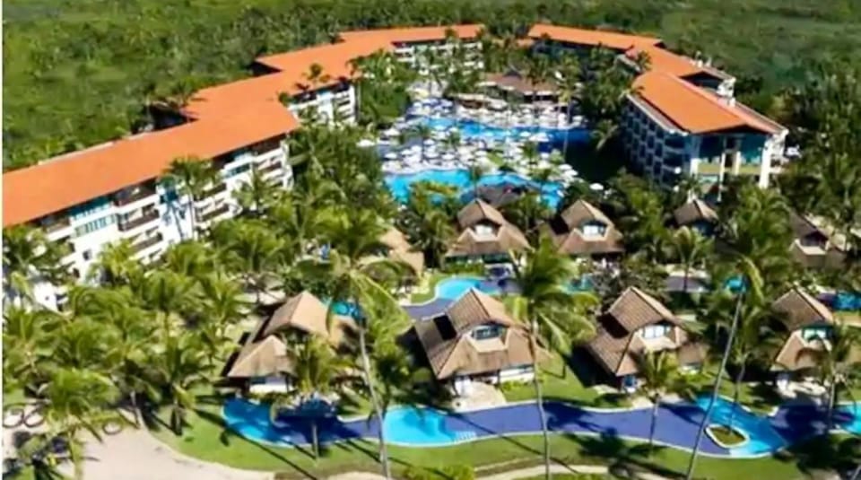 Bird's eye view, Pool view