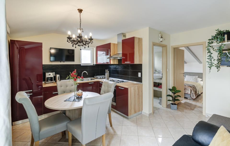Seating area, dishwasher, minibar, pet friendly, stove