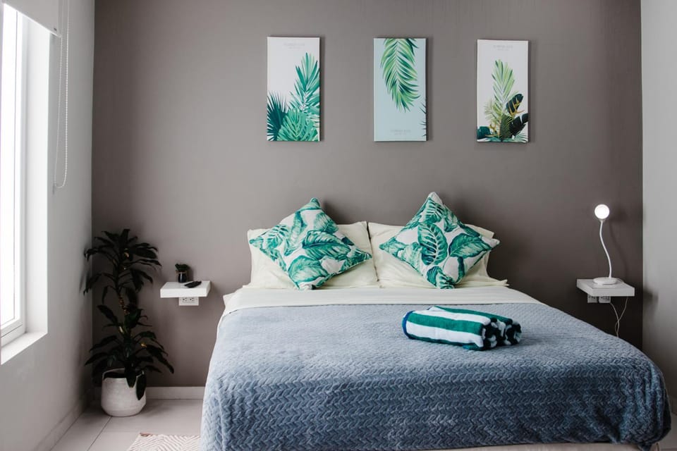 Photo of the whole room, Bedroom