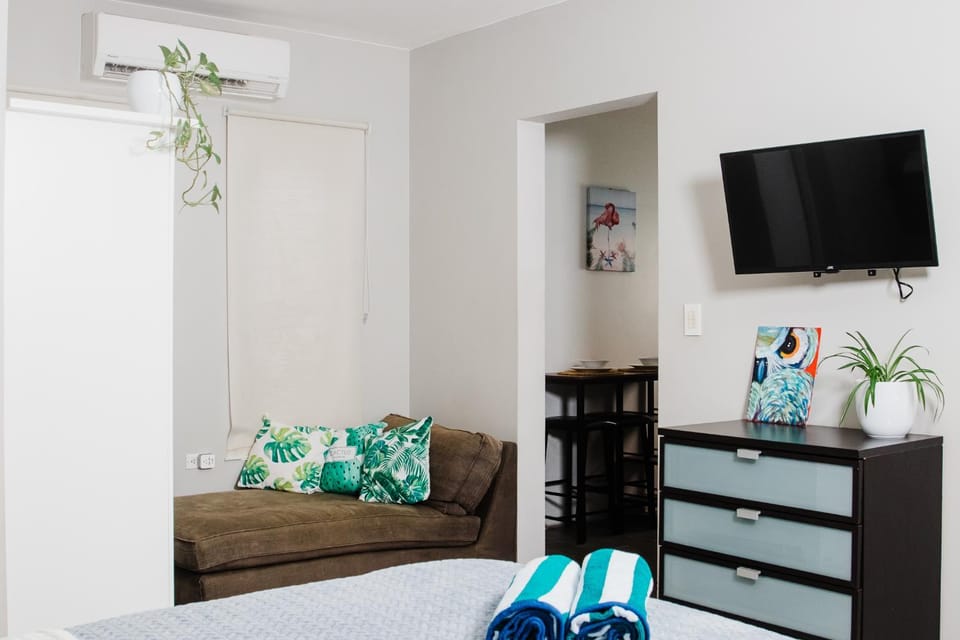 Living room, Bedroom, air conditioner