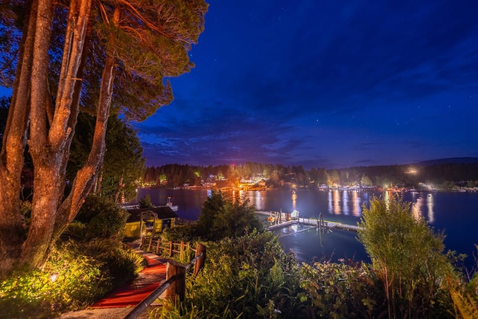 Woods End Landing Resort in Vancouver Island