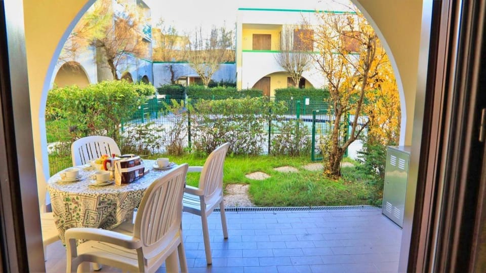 Patio, Garden, Garden view