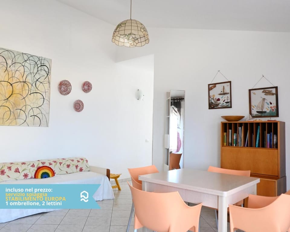 RS322 - Marcelli, bilocale fronte mare con spiaggia inclusa Apartment in Marcelli
