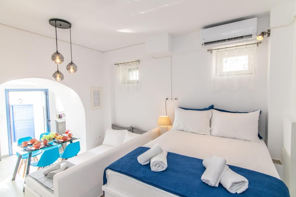 Bed, Photo of the whole room