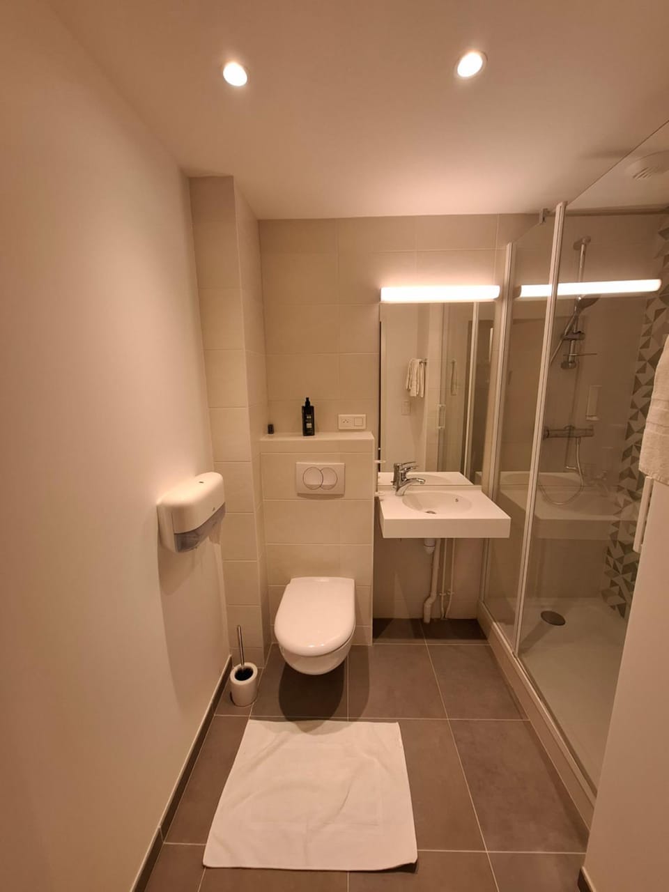 Shower, Bathroom, towels