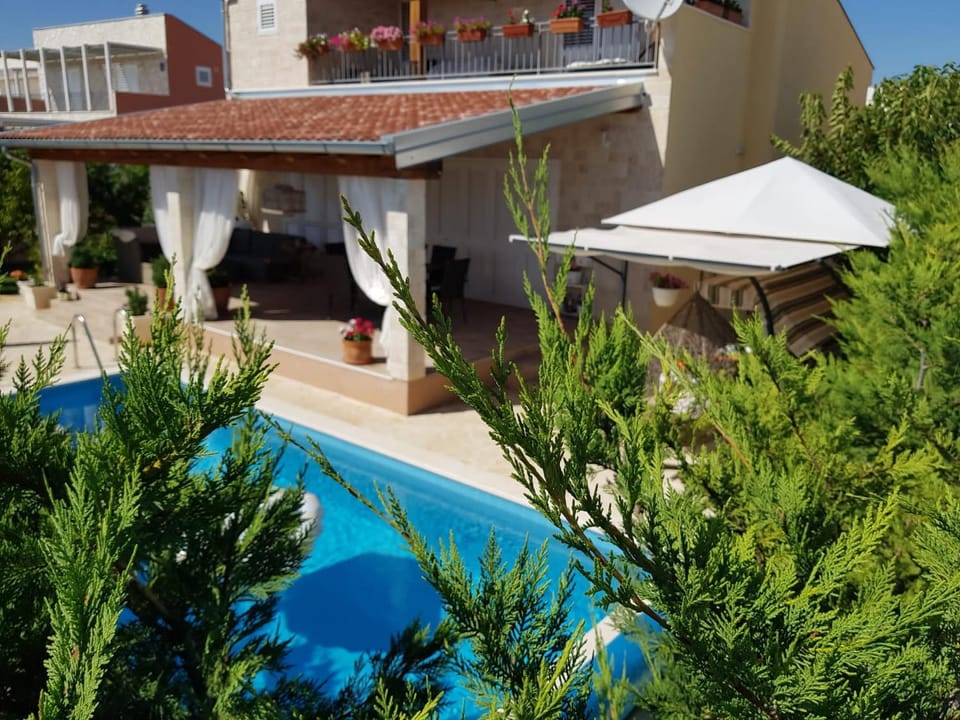 Pool view, Swimming pool