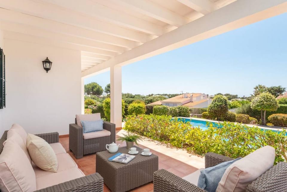 Balcony/Terrace, Seating area, Swimming pool