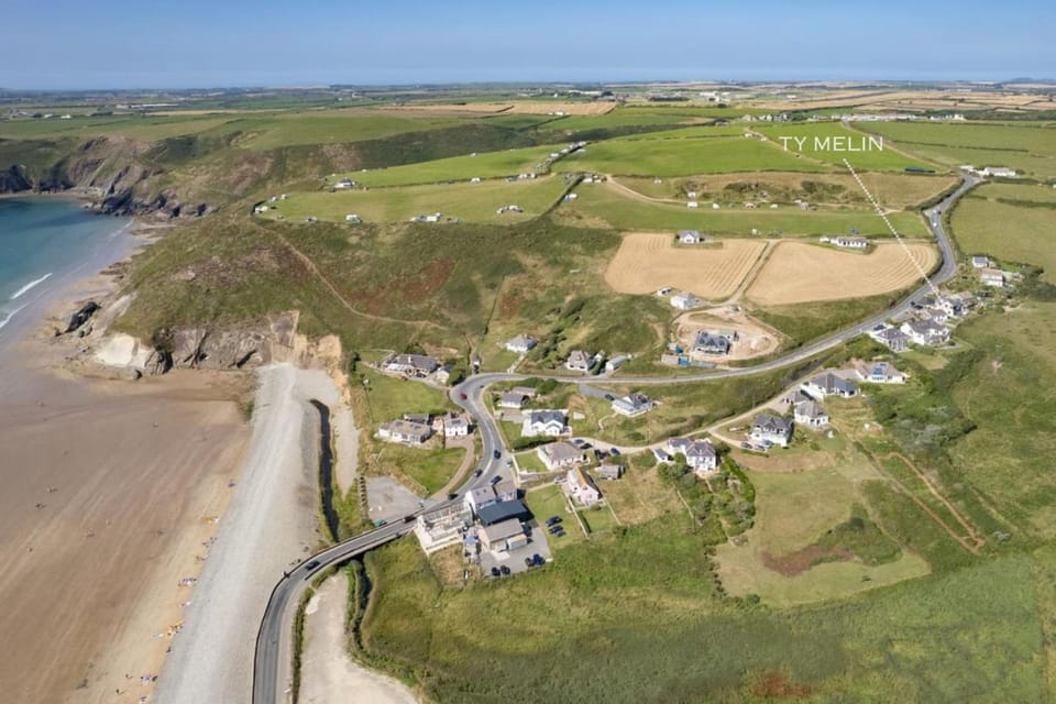 Ty Melyn, Newgale Apartment in Nolton and Roch