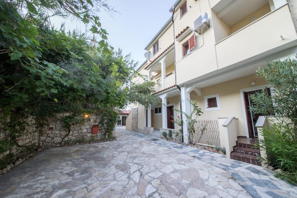 MB Green Pag Apartment in Zadar County