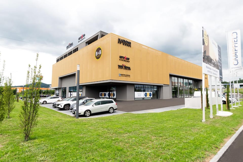 Property building, Garden