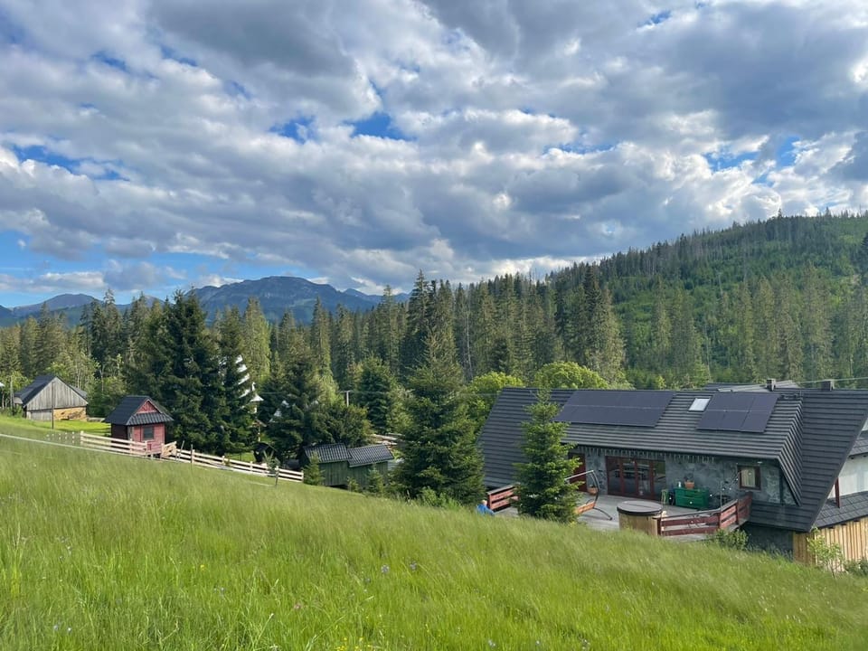 Neighbourhood, Natural landscape, Hiking, Mountain view
