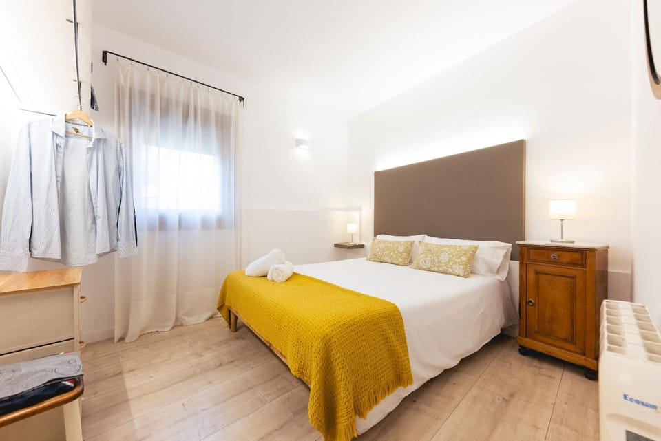 Bed, Bedroom