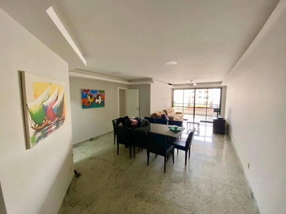 Living room, Decorative detail, Dining area