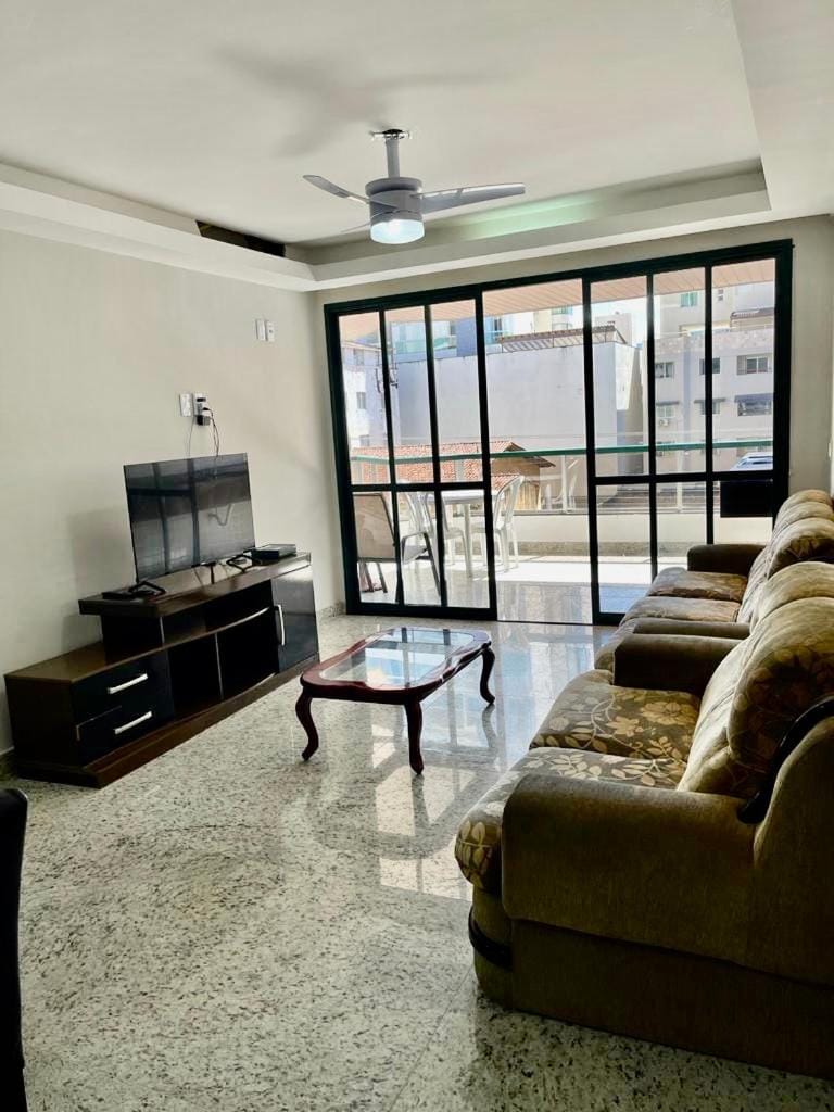 BEIRA MAR 3 suítes, lavabo, 2 Vagas Garagem, varandão, Smart TV- MELHOR LOCALIZAÇÃO - WIFI Vivo Fibra Apartment in Guarapari