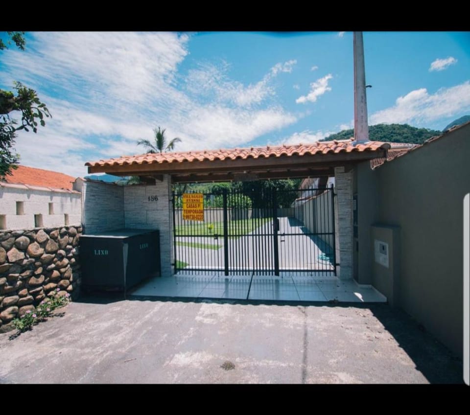 Villaggio Avansi House in Caraguatatuba