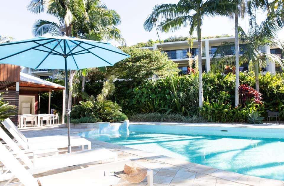 Property building, Swimming pool, Swimming pool