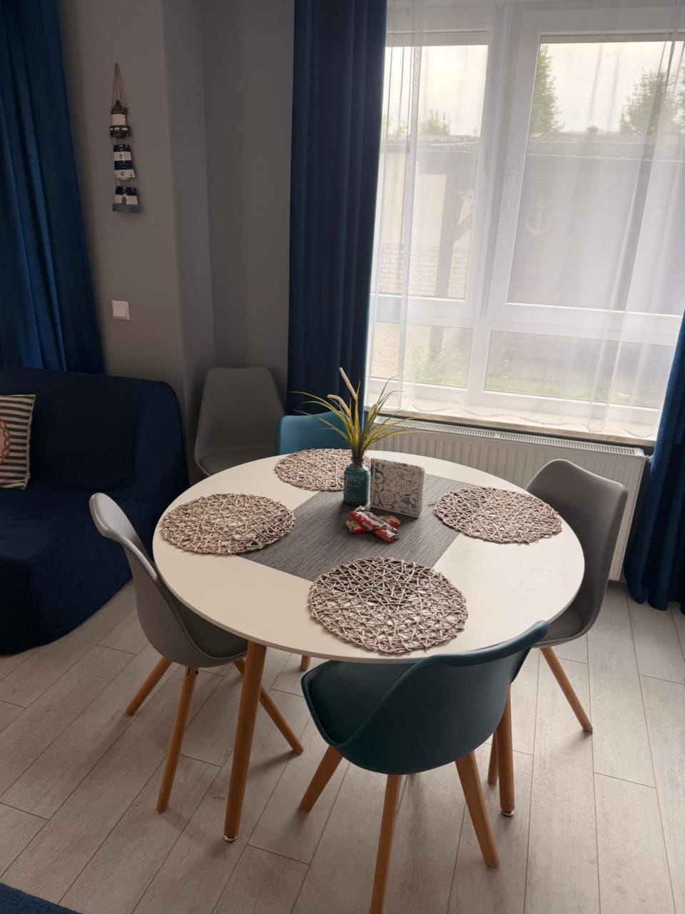Photo of the whole room, Seating area, Dining area