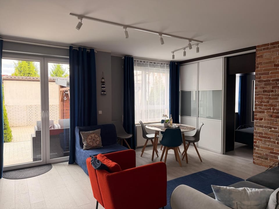 BBQ facilities, Living room, Seating area, Dining area, Garden view