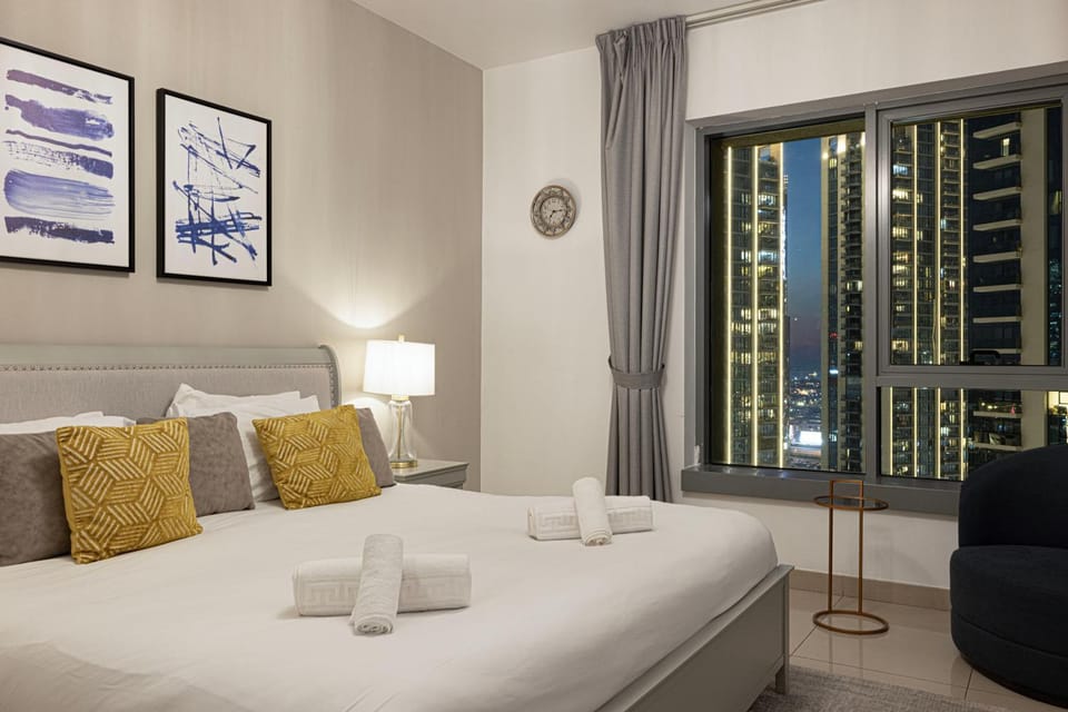 FIRST CLASS 3BR Burj Khalifa & Fountain View Apartment in Dubai