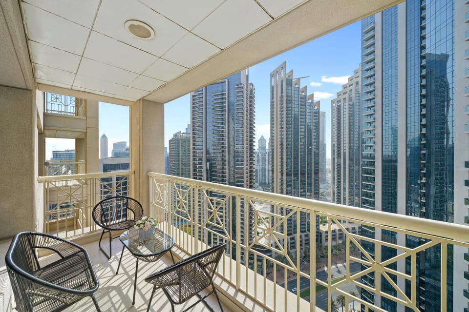 FIRST CLASS 3BR Burj Khalifa & Fountain View Apartment in Dubai