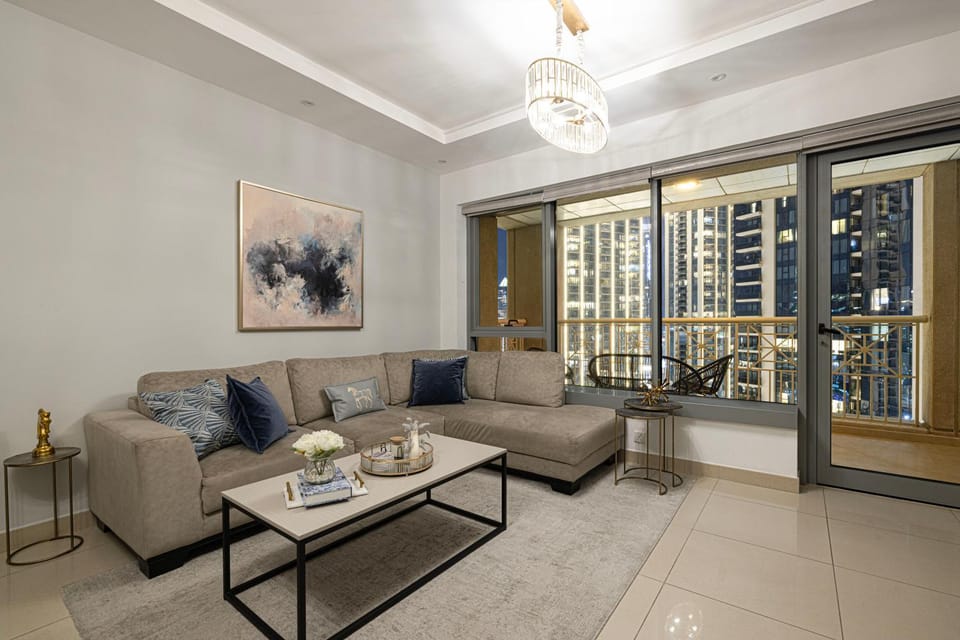 FIRST CLASS 3BR Burj Khalifa & Fountain View Apartment in Dubai