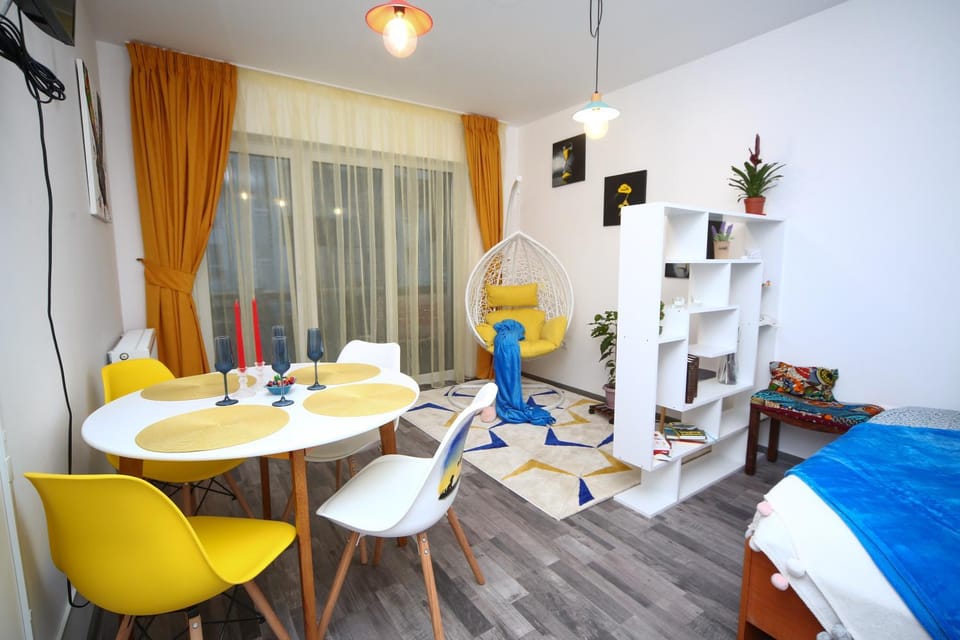 Living room, Seating area, Dining area