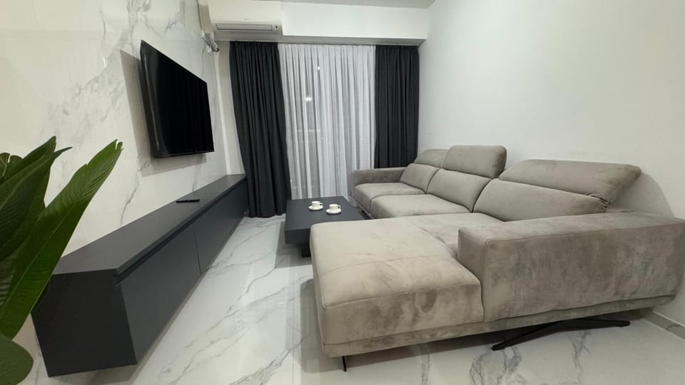 Communal lounge/ TV room, TV and multimedia, Living room, Seating area