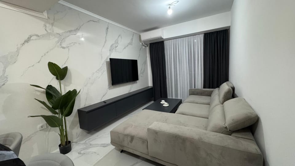 Communal lounge/ TV room, TV and multimedia, Living room