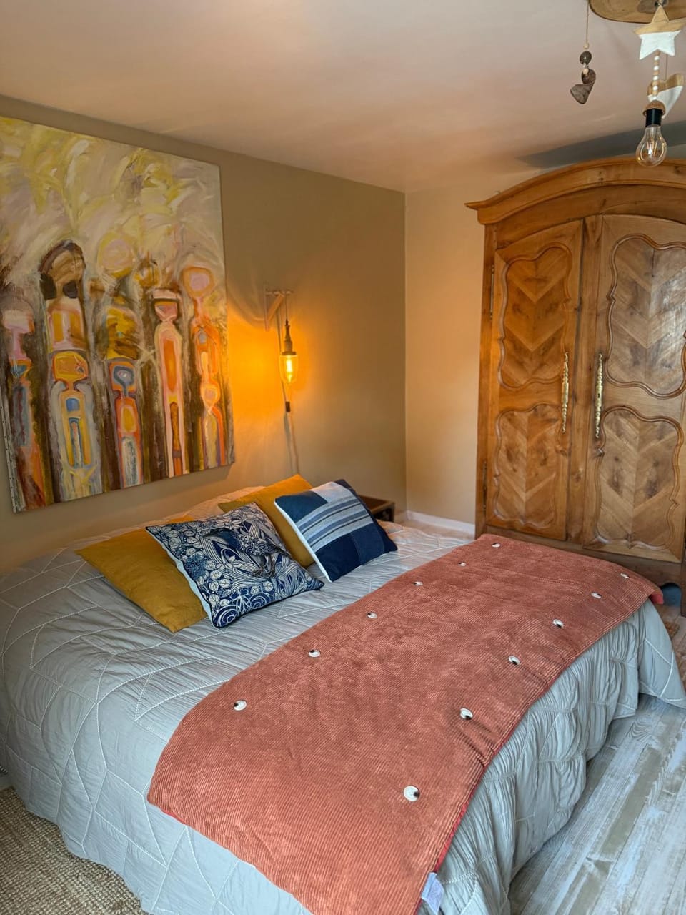 Bed, Photo of the whole room, Bedroom, wardrobe