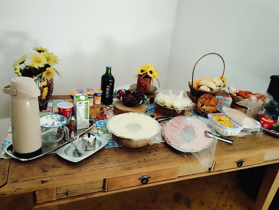 Breakfast, Continental breakfast