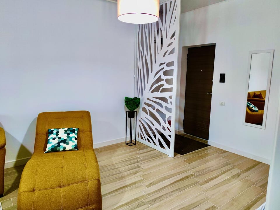Facade/entrance, Seating area