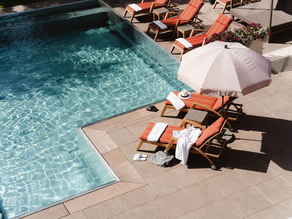 Day, Summer, Swimming pool, sunbed