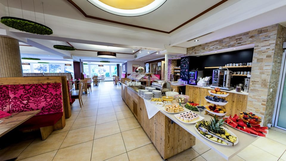 Breakfast, Buffet breakfast