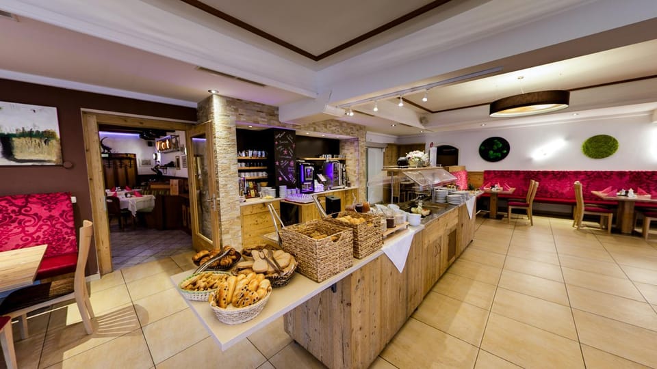 Breakfast, Buffet breakfast