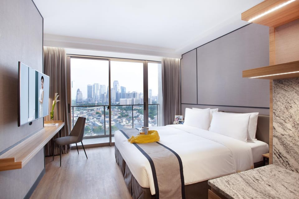 TV and multimedia, Balcony/Terrace, Dining area, Bedroom, City view