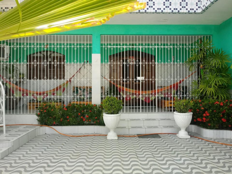 Facade/entrance, Balcony/Terrace