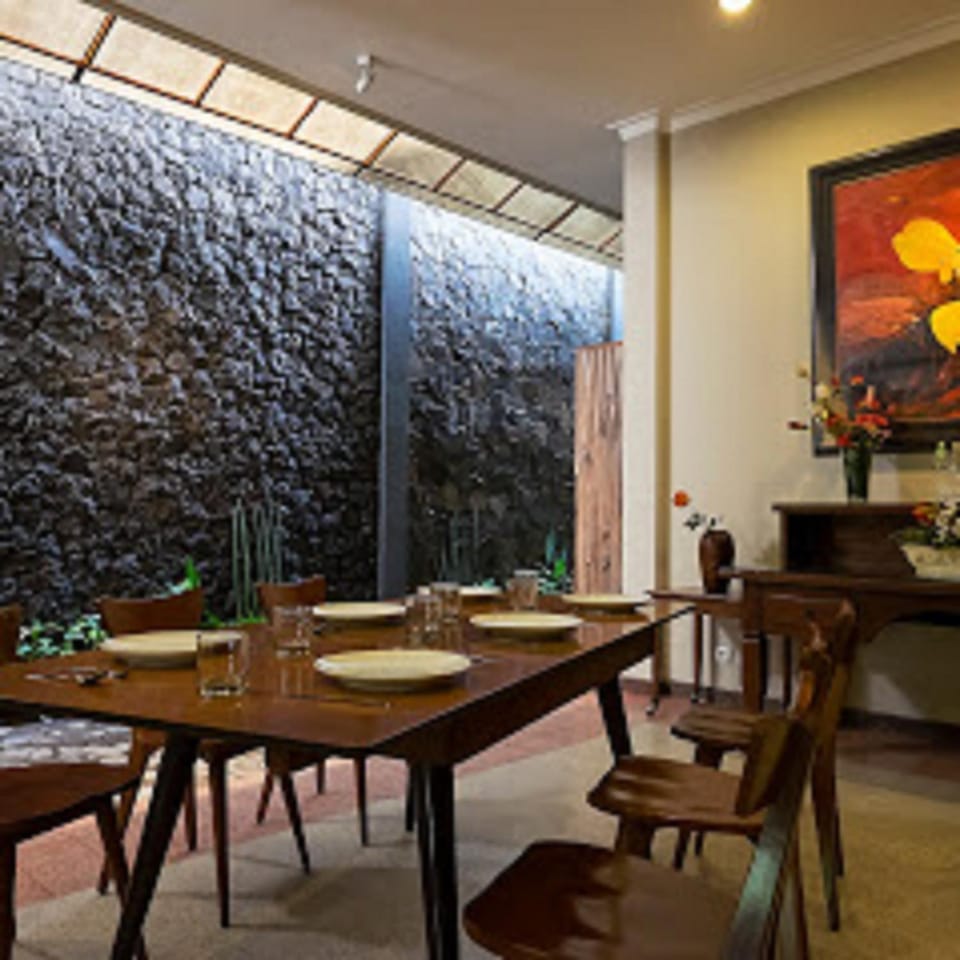 Helena Guest House Bed and Breakfast in East Java