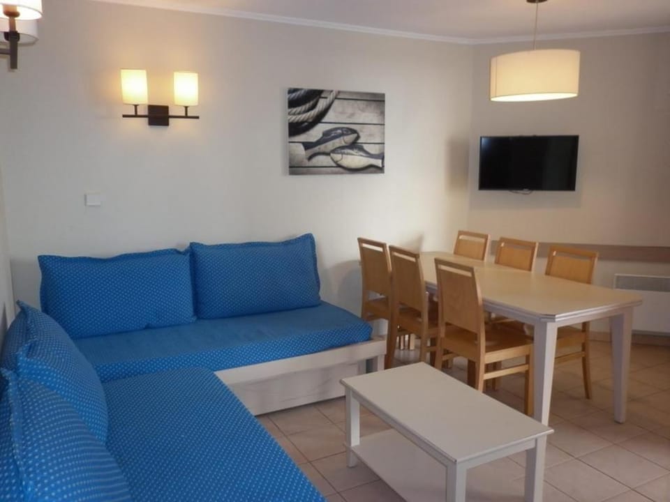 3 pièces avec grande terrasse vue mer Rochelongue Cap d'Agde Apartment in Agde